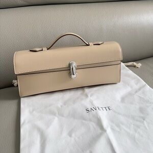 Savette Slim Symmetry Pochette in Bone Leather